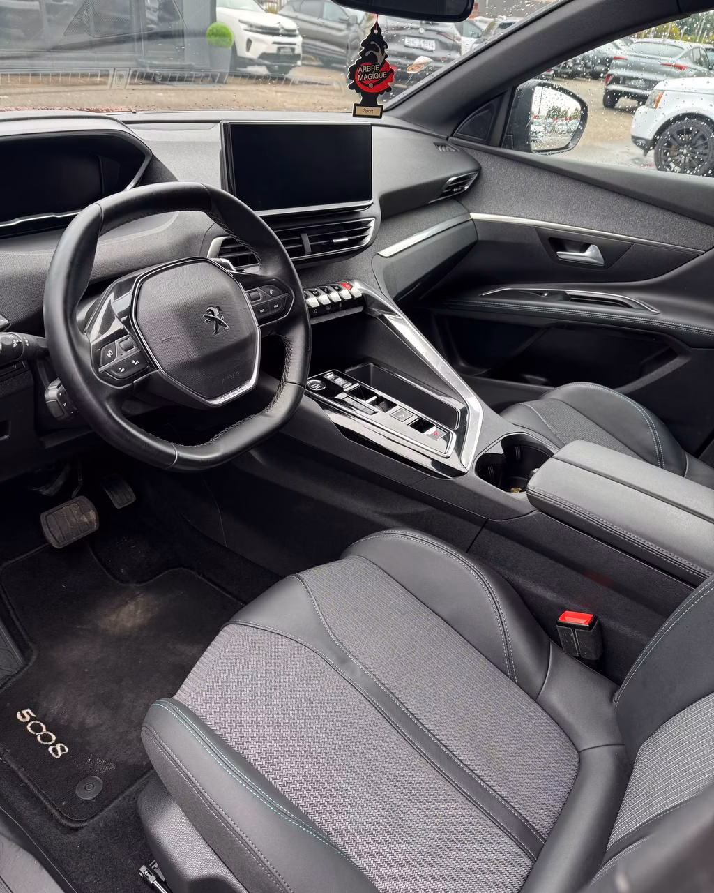 Peugeot 5008 фото 10