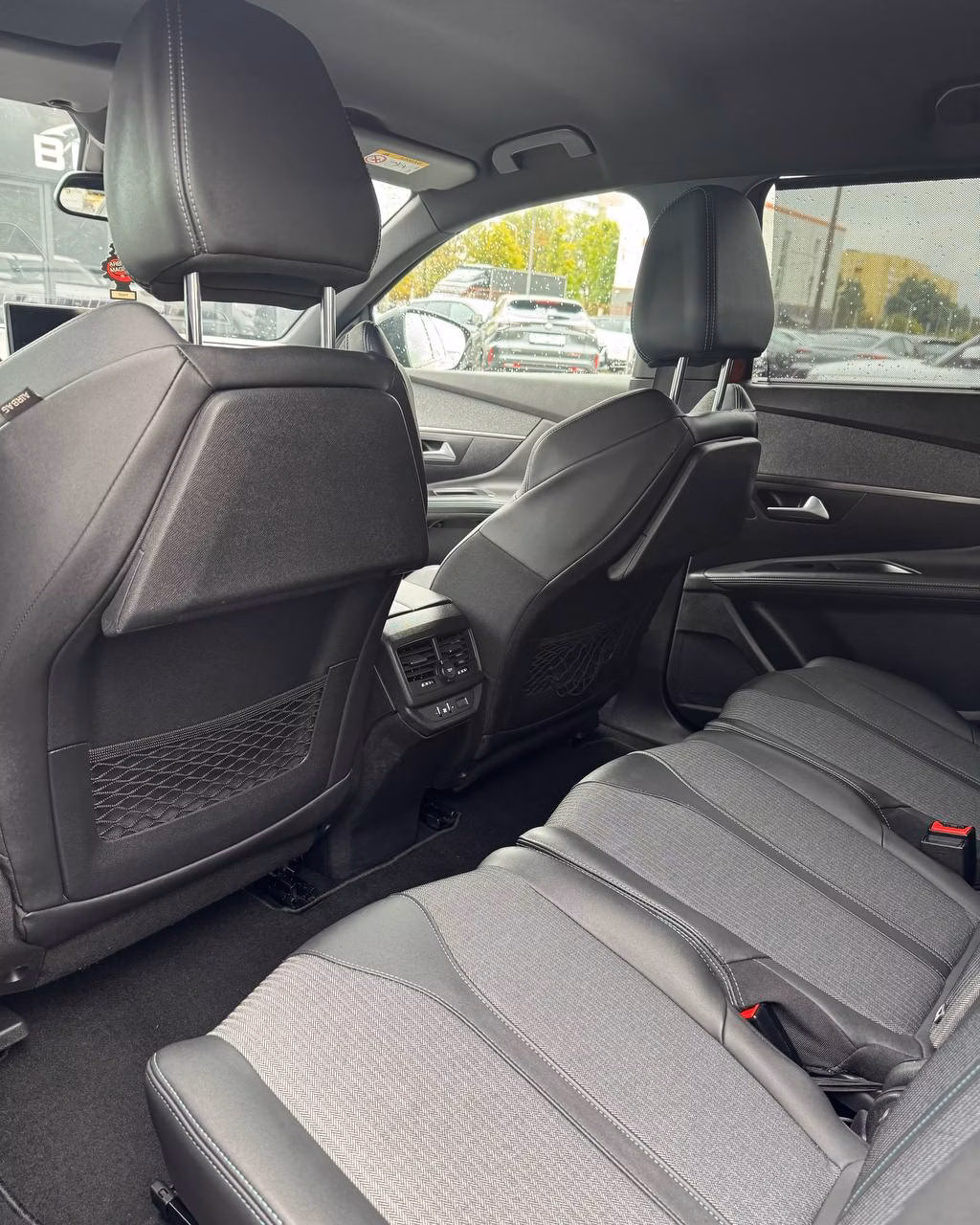 Peugeot 5008 фото 11