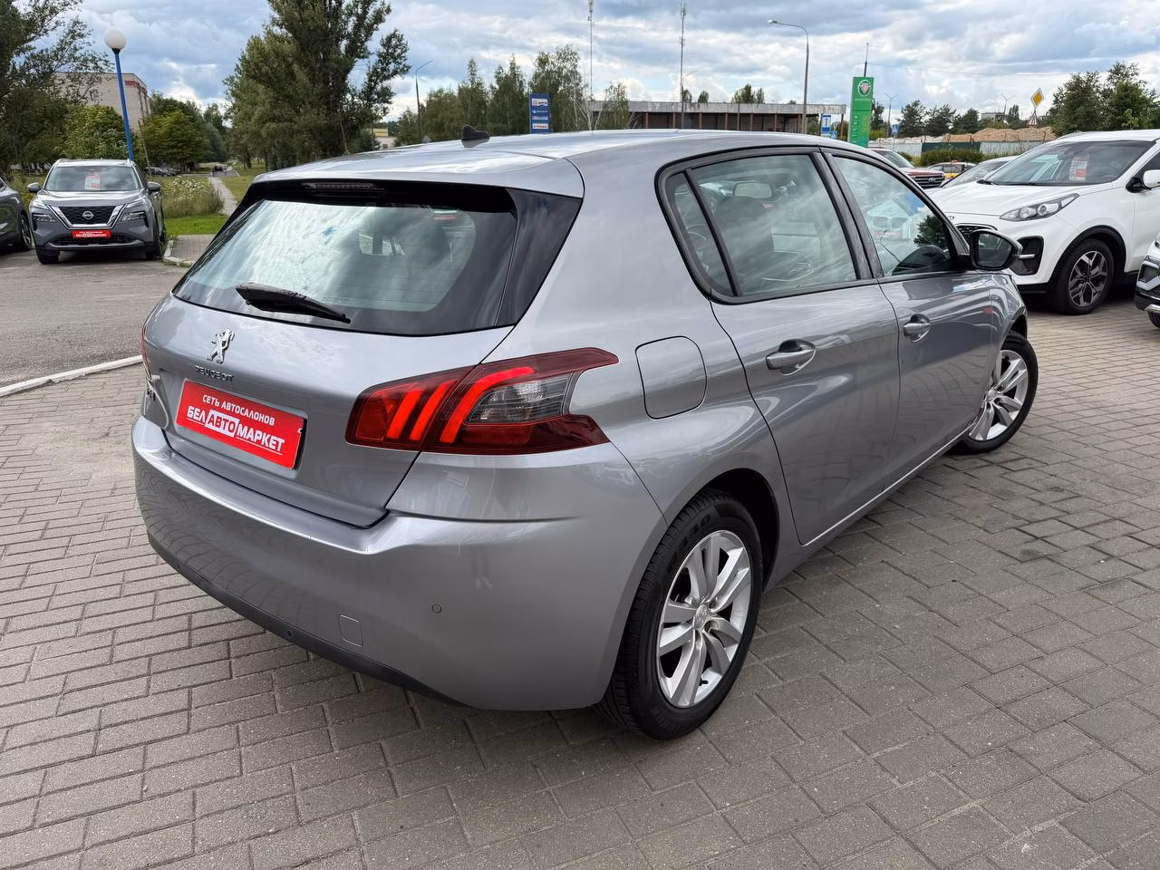 Peugeot 308 фото 2