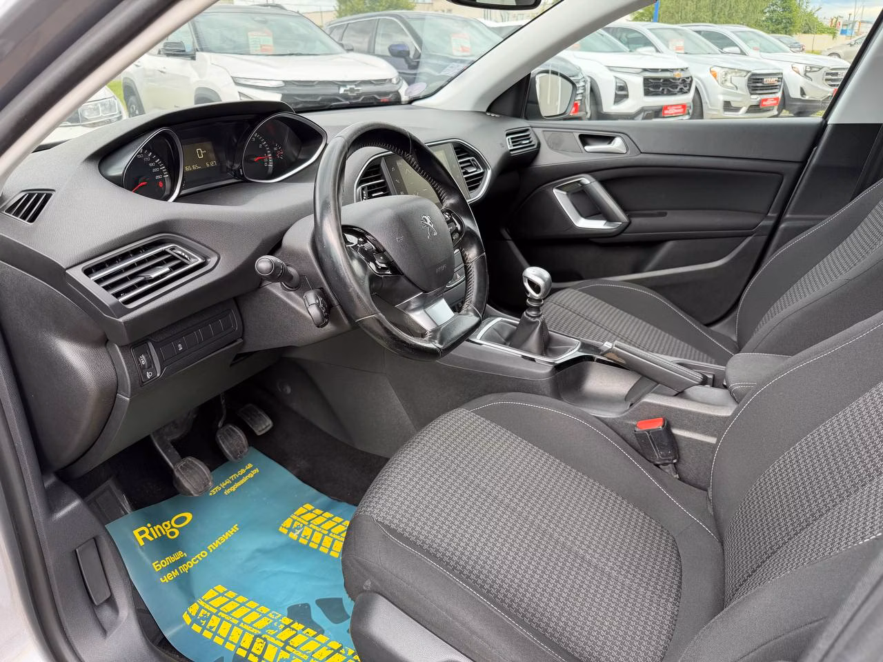 Peugeot 308 фото 10