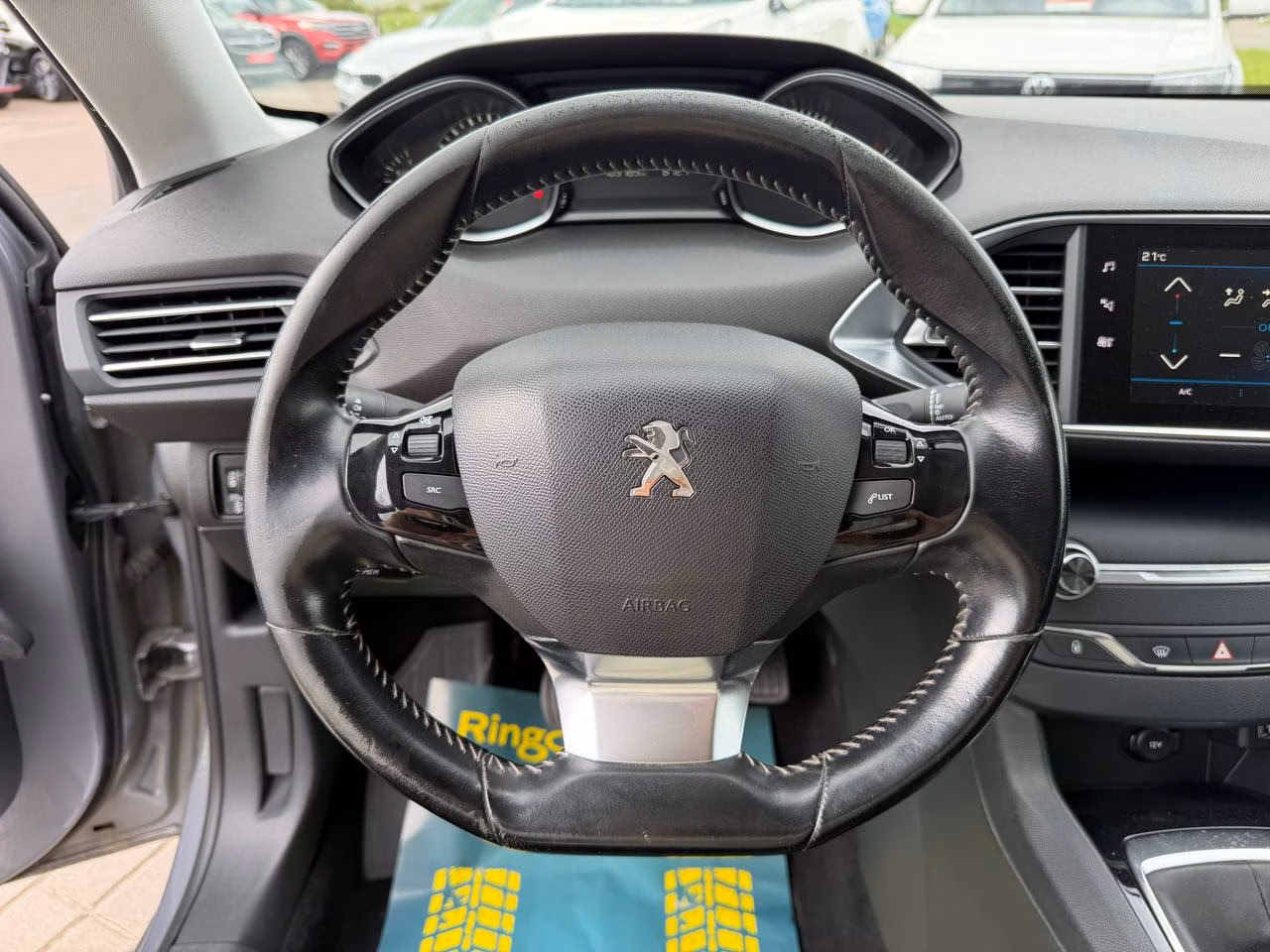 Peugeot 308 фото 11