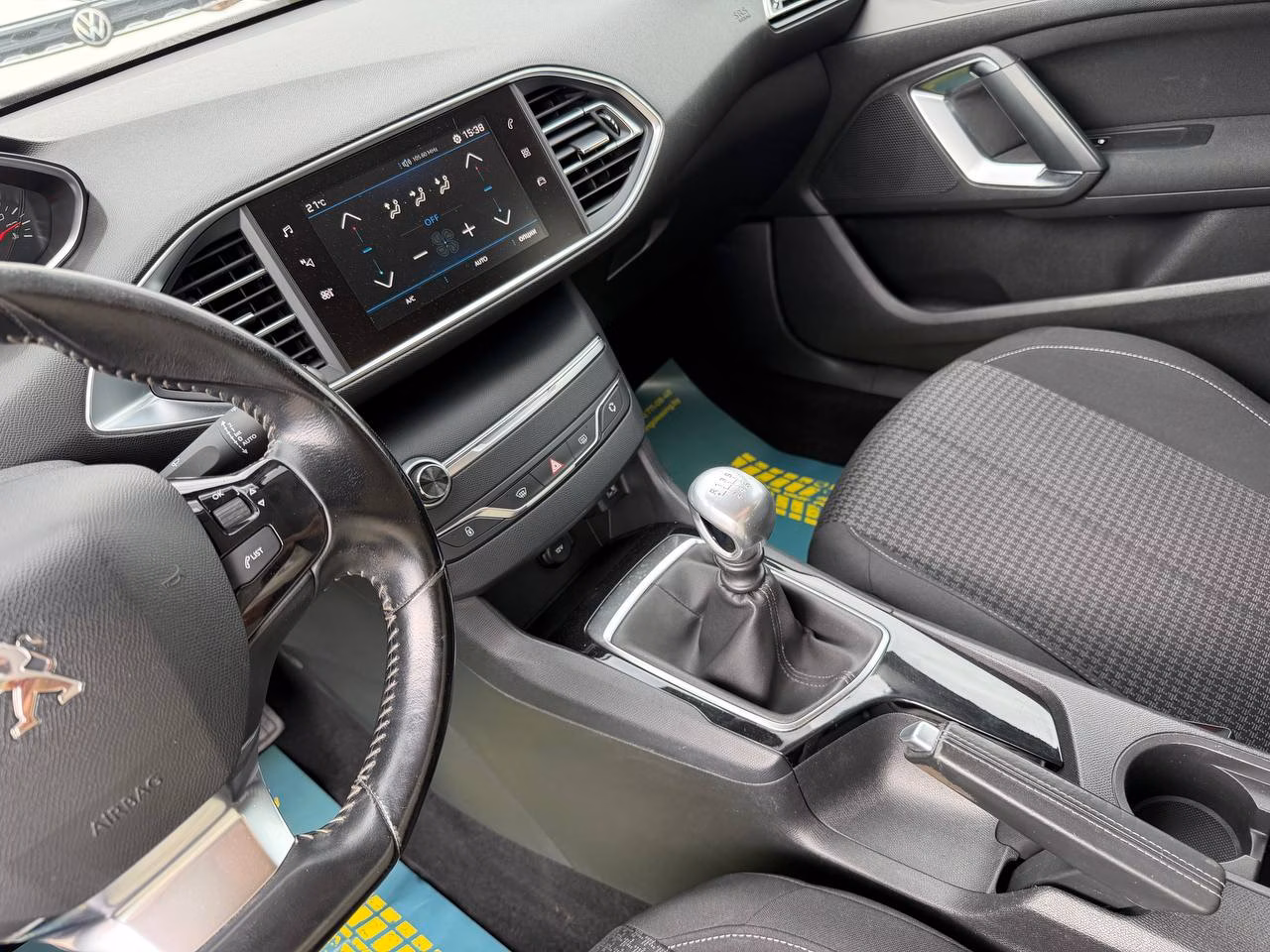 Peugeot 308 фото 13