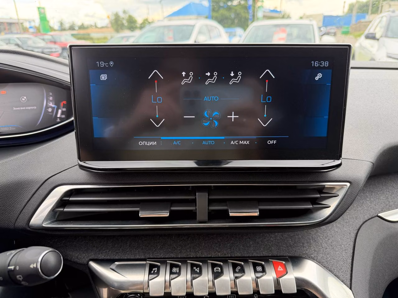 Peugeot 5008 фото 12