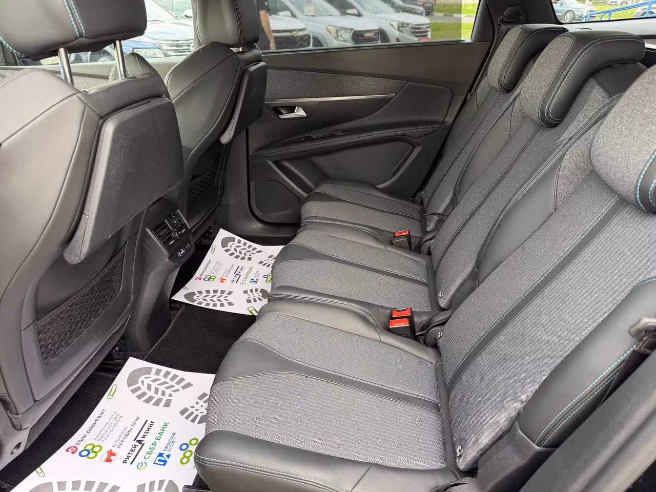Peugeot 5008 фото 17