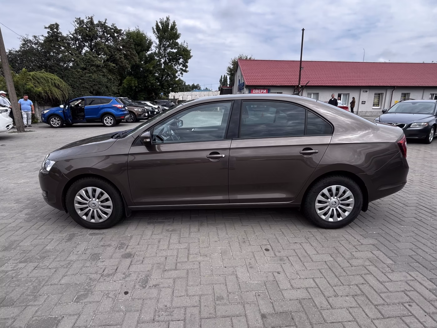 Skoda Rapid фото 8