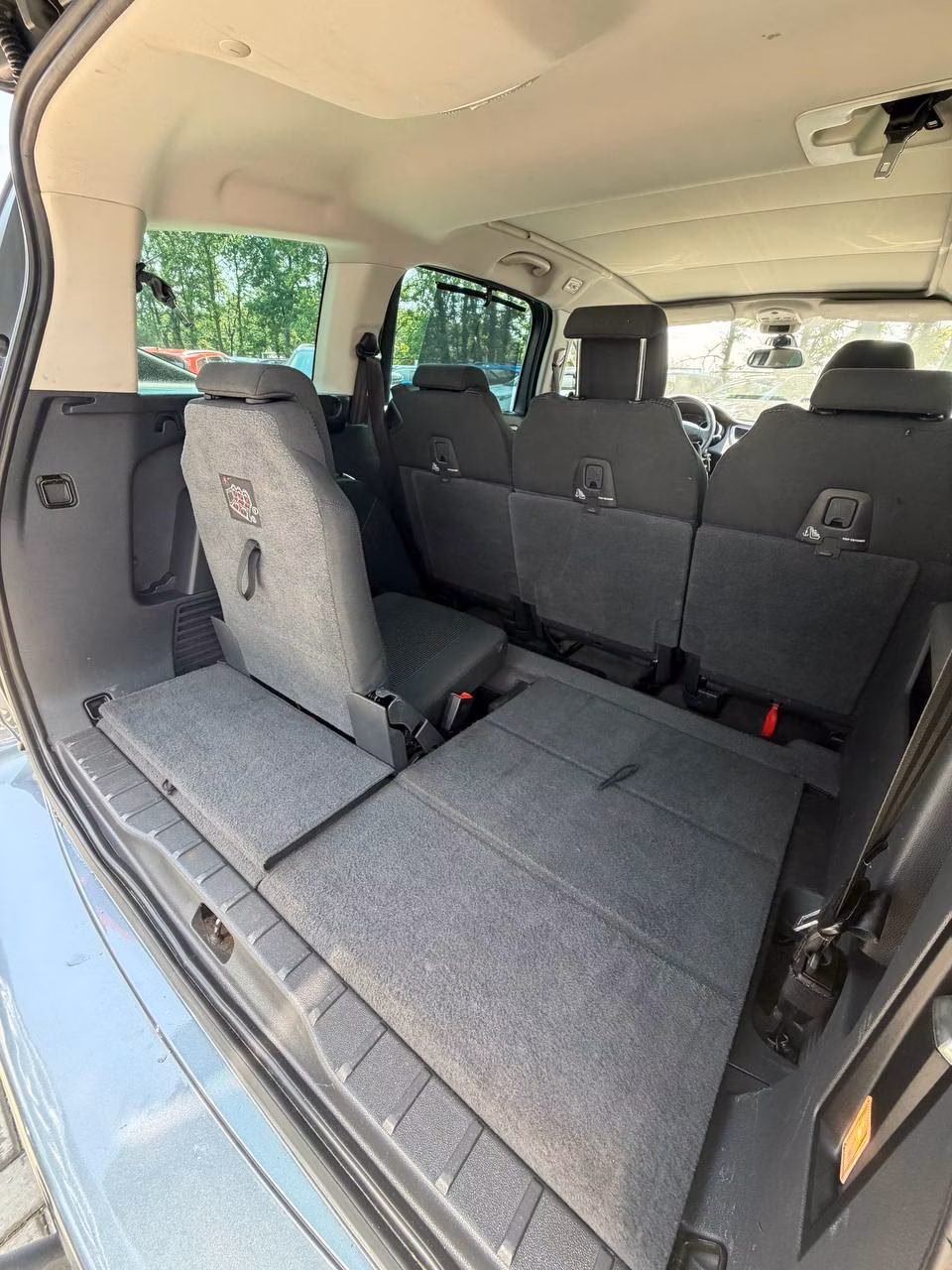 Peugeot 5008 фото 11
