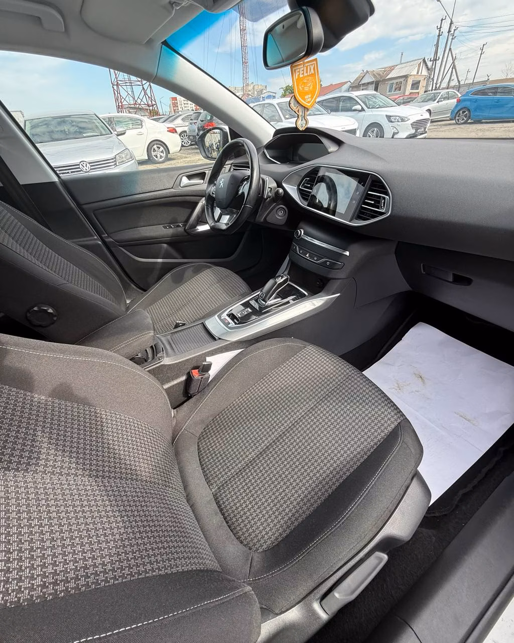 Peugeot 308 фото 13
