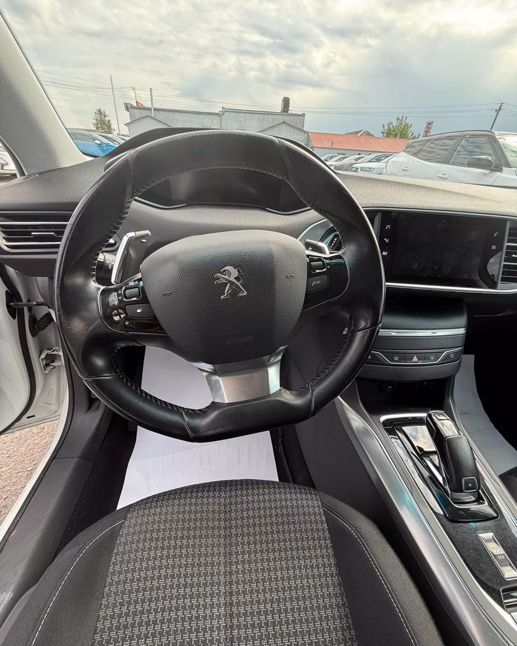 Peugeot 308 фото 14