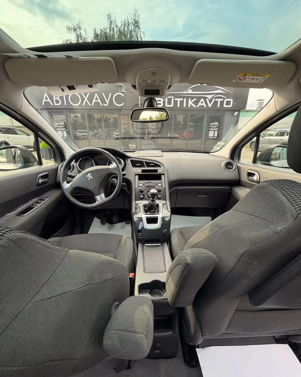 Peugeot 5008 фото 10