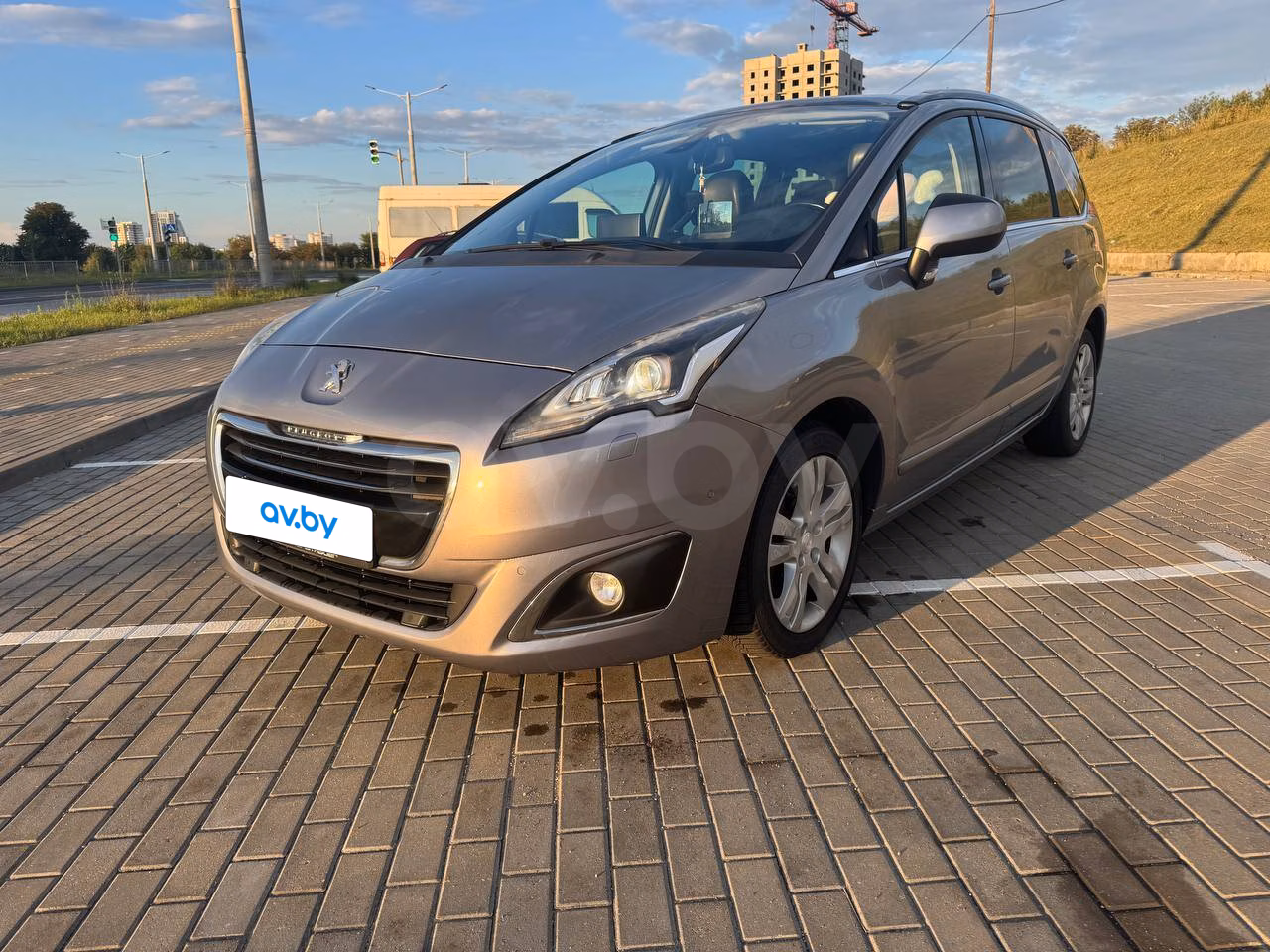 Peugeot 5008