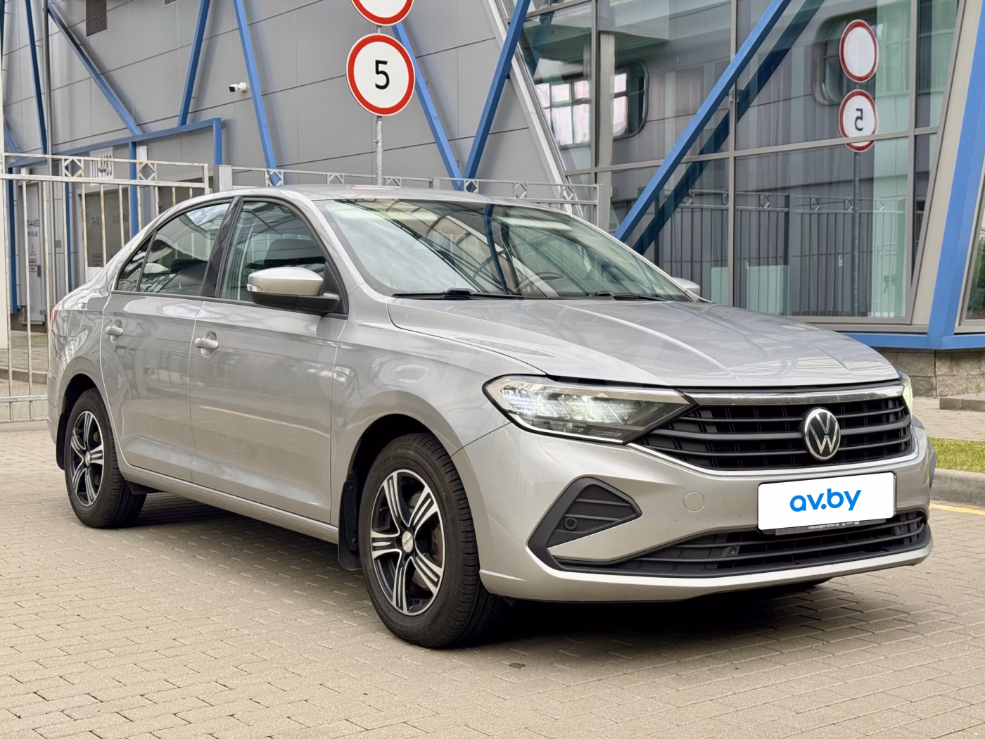Volkswagen Polo Sedan