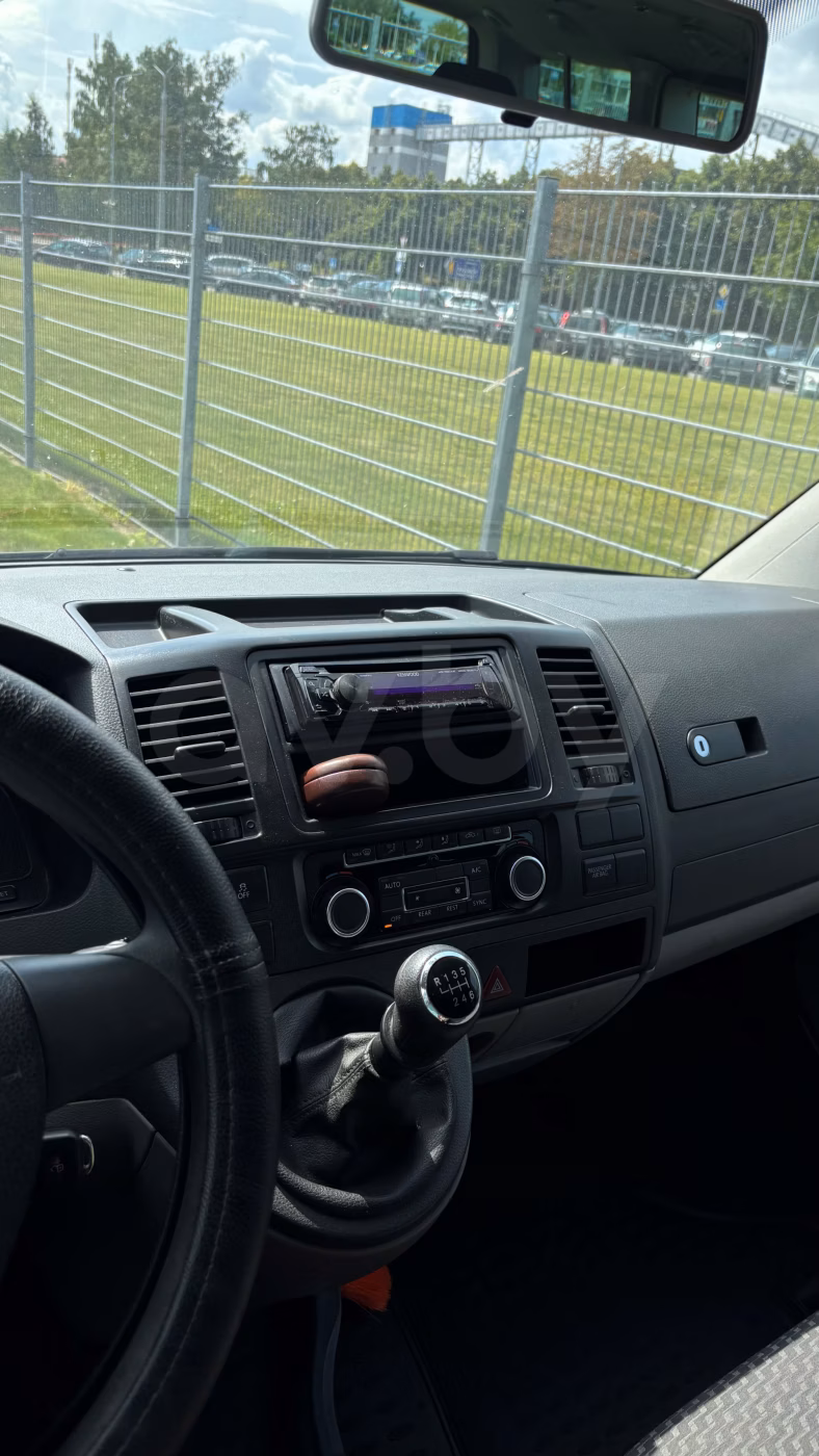 Volkswagen Caravelle фото 8