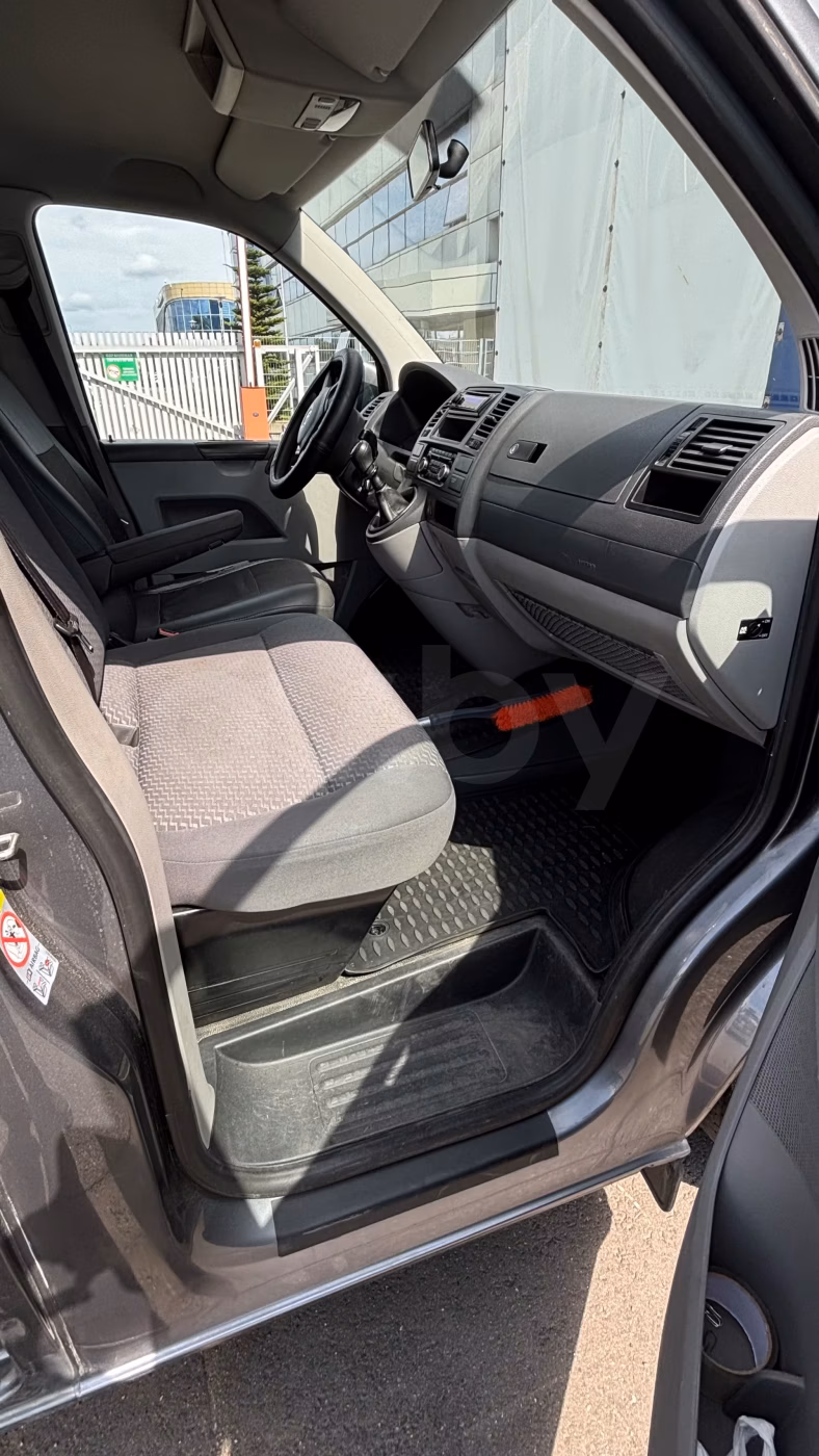 Volkswagen Caravelle фото 9