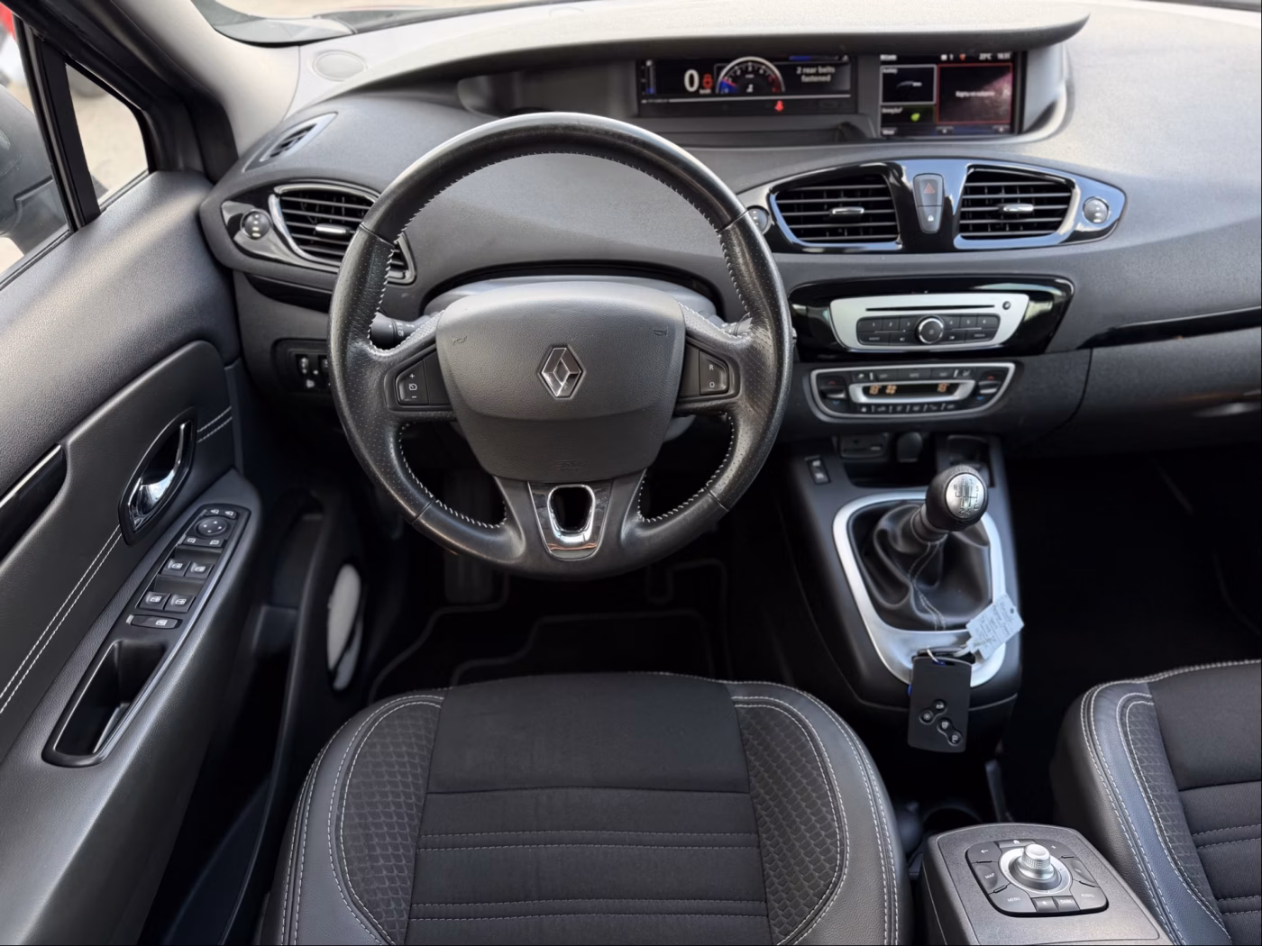 Renault Scenic фото 15