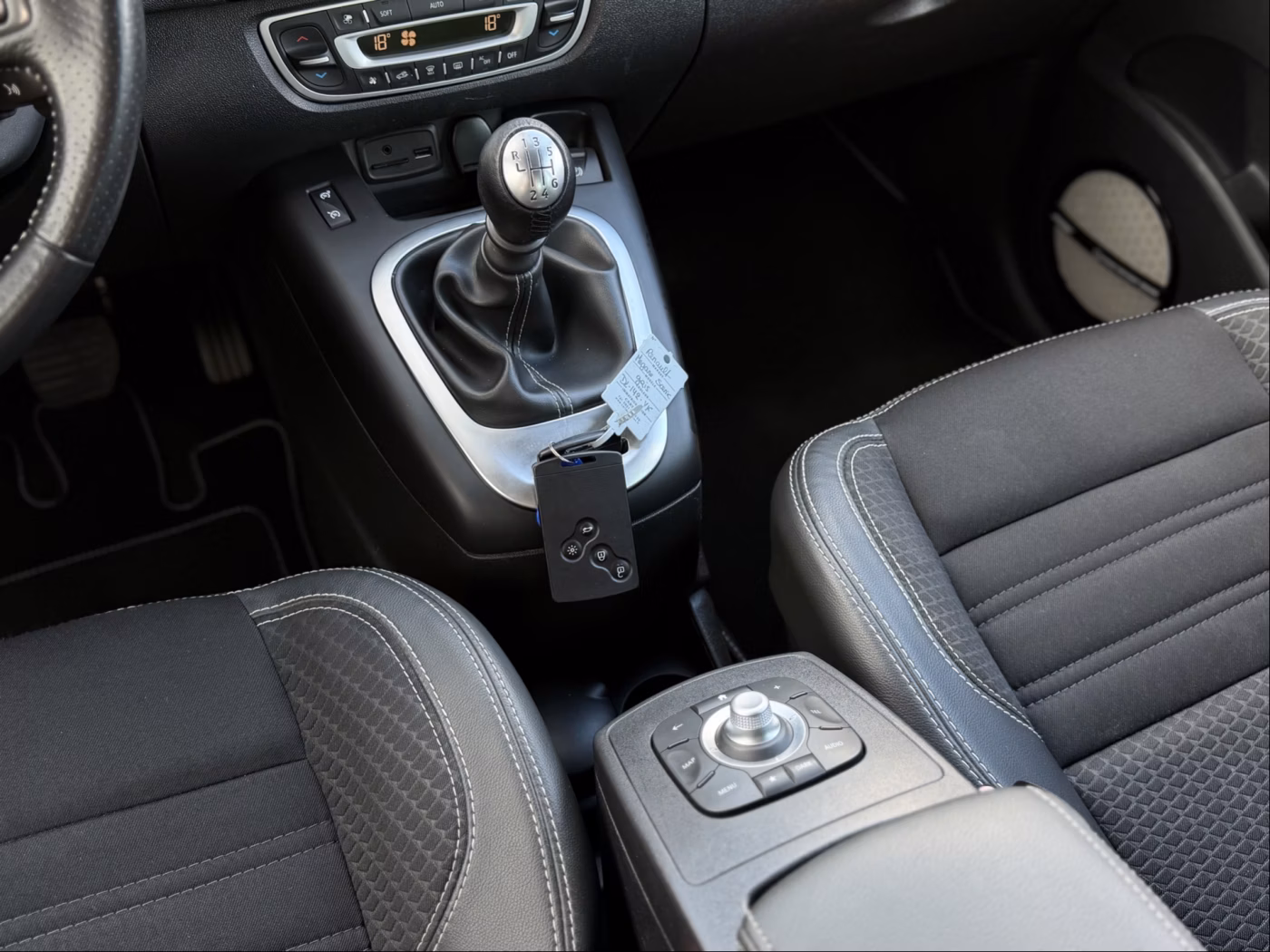 Renault Scenic фото 16