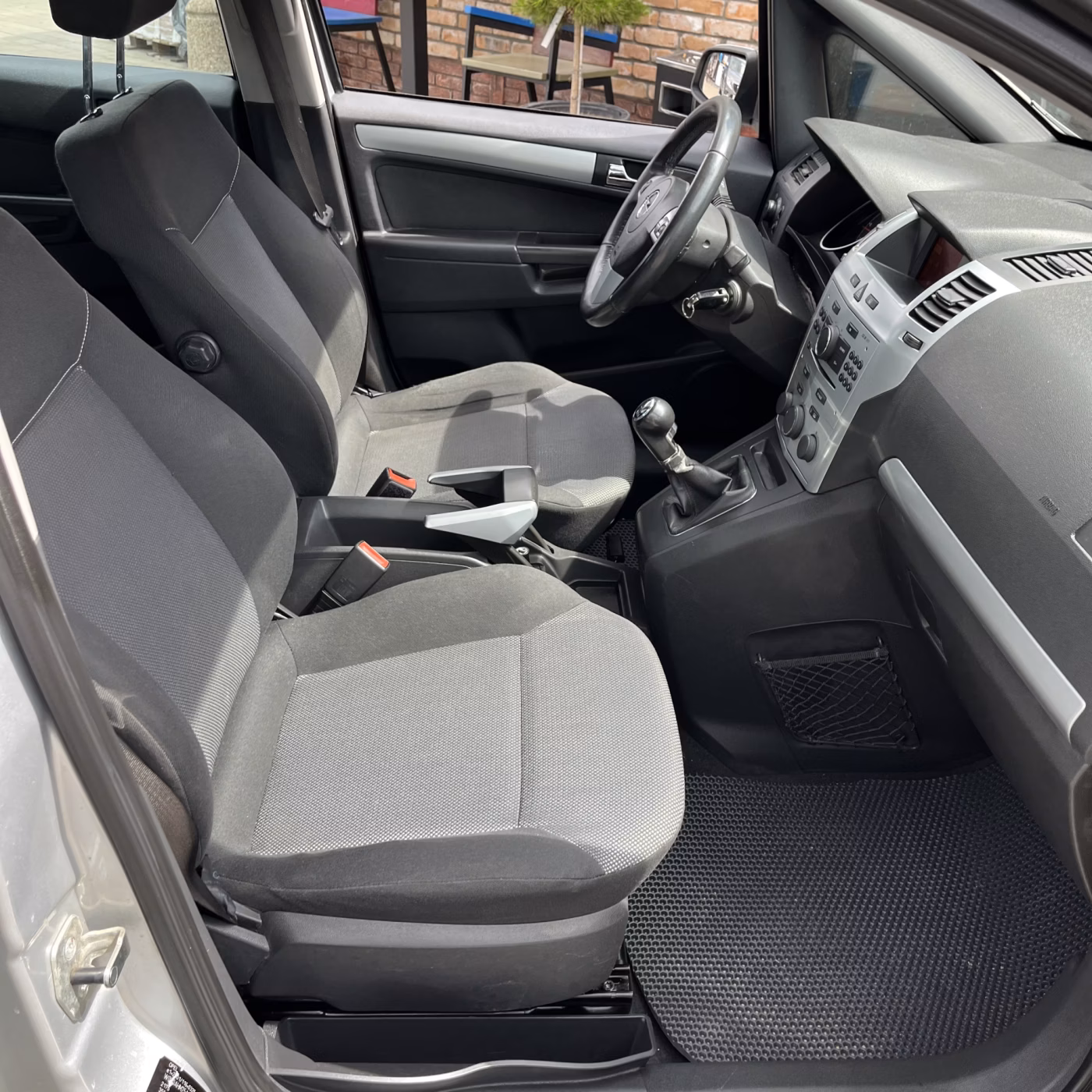 Opel Zafira фото 22