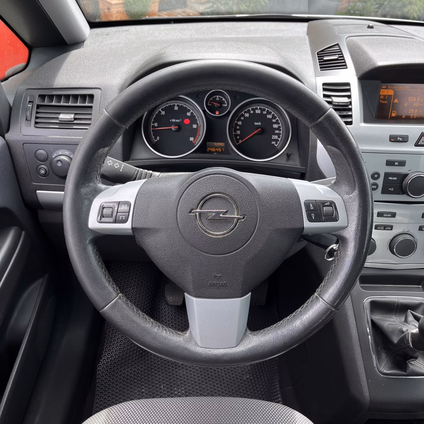 Opel Zafira фото 18