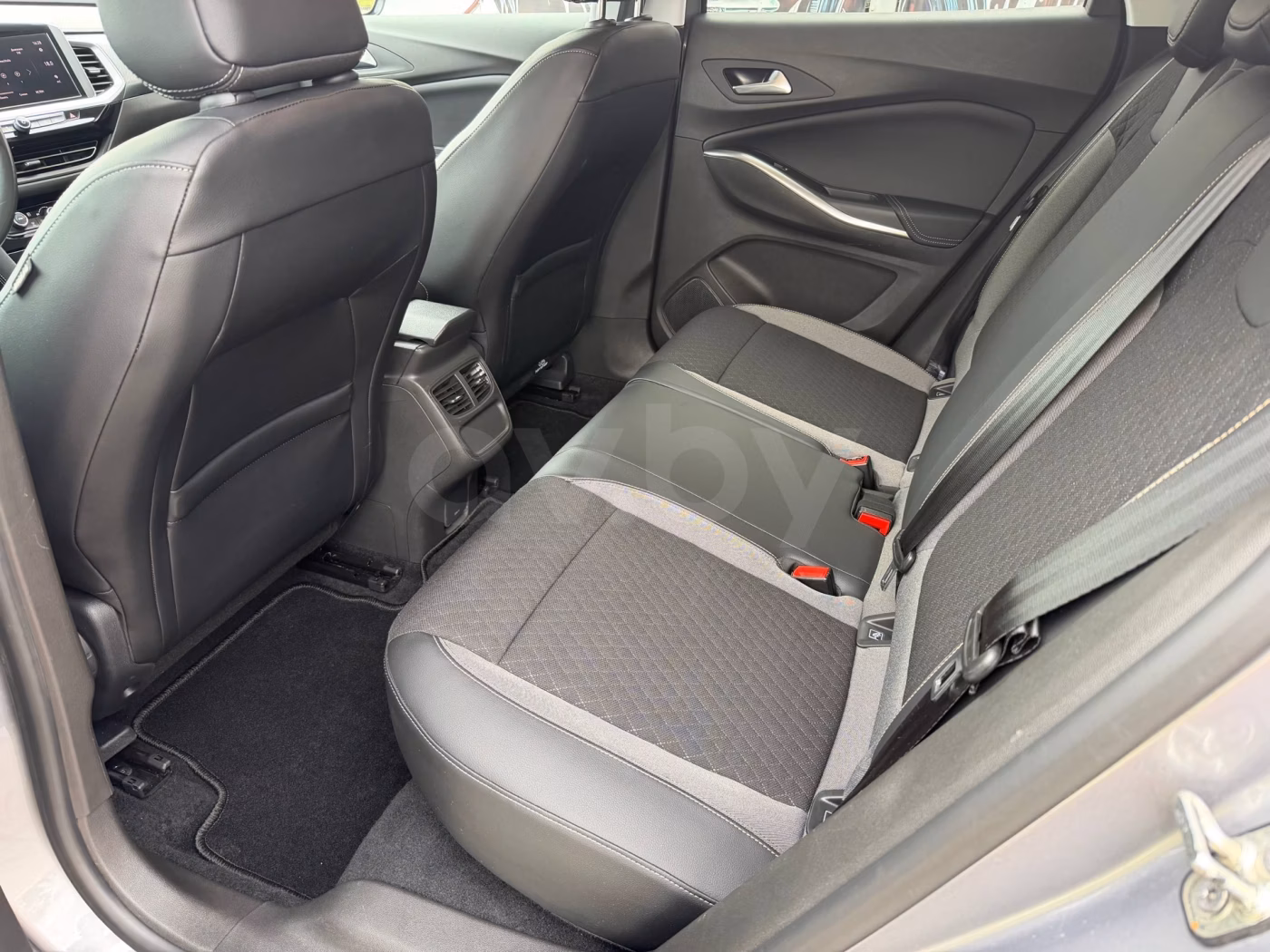 Opel Grandland X фото 12