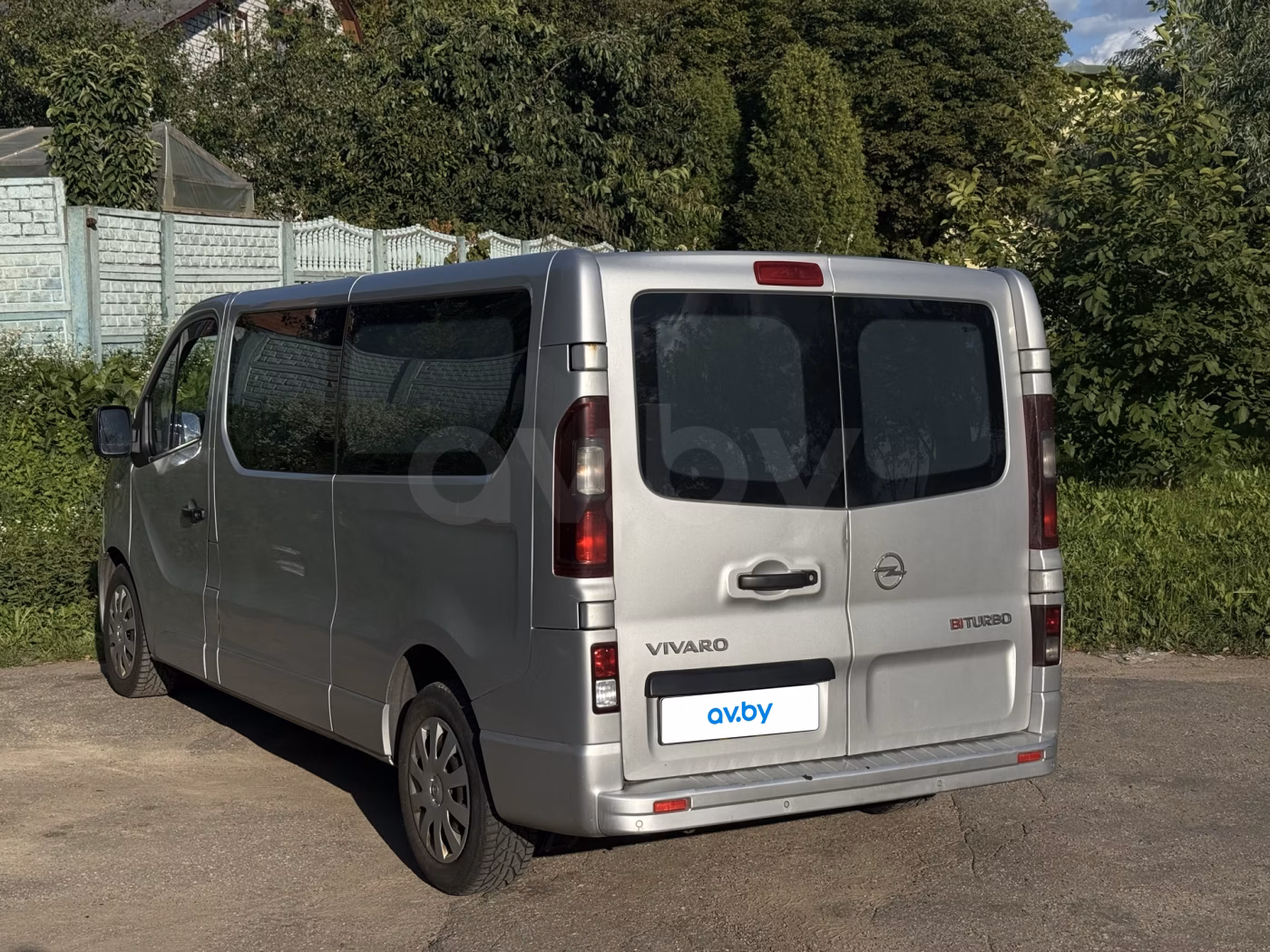 Opel Vivaro фото 8
