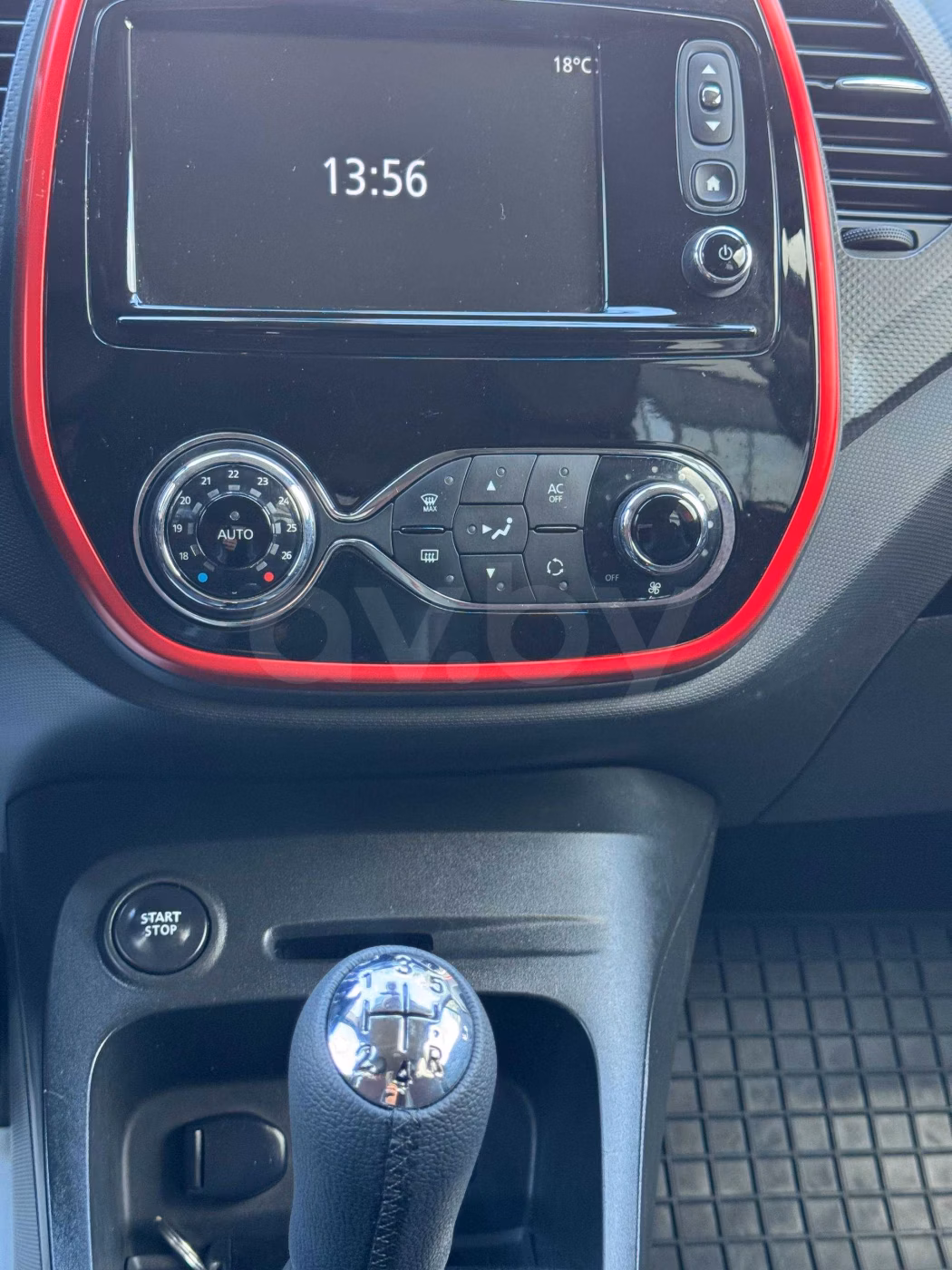 Renault Captur фото 16