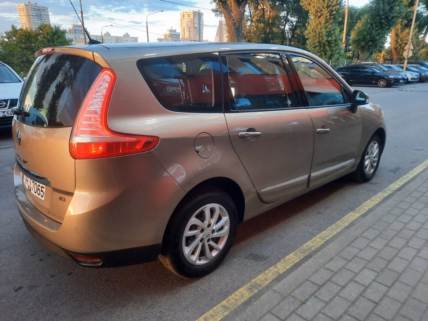 Renault Grand Scenic фото 3