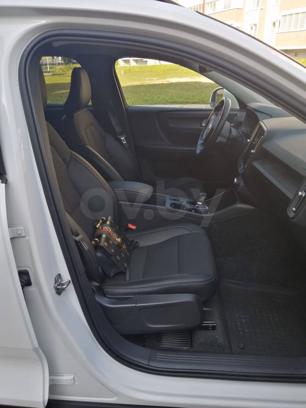 Volvo XC40 фото 7