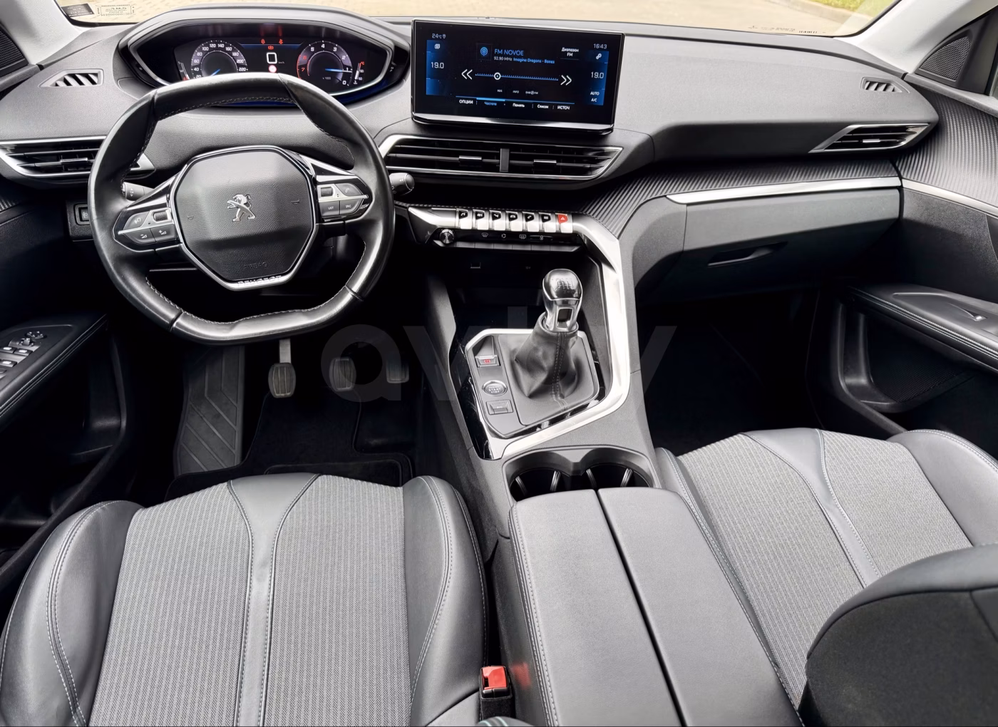 Peugeot 5008 фото 8