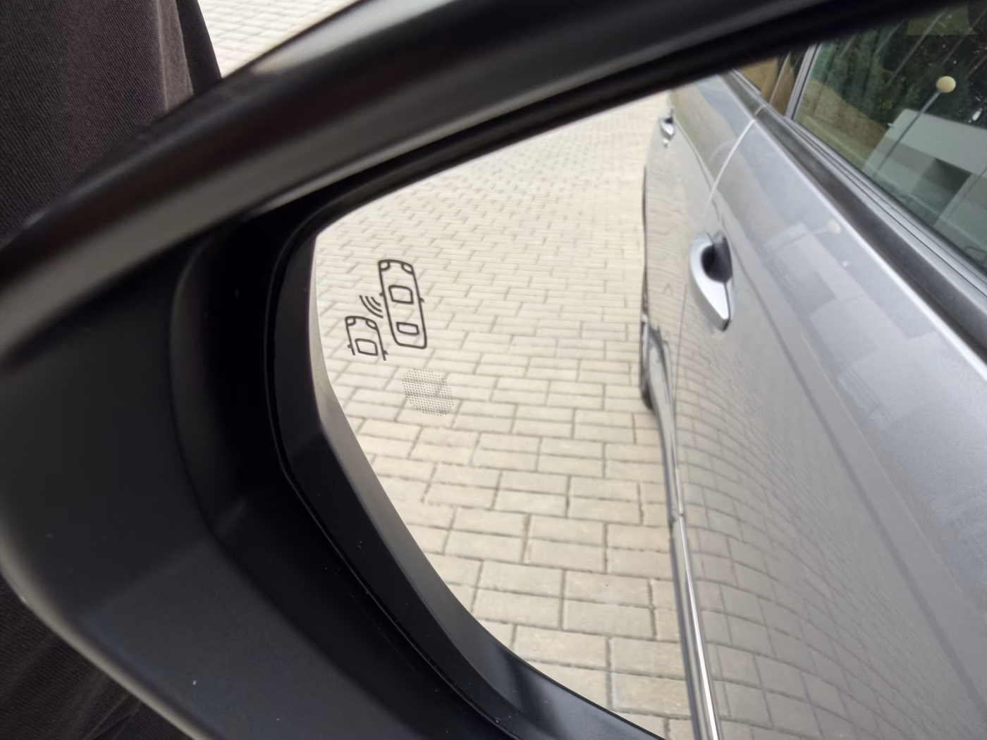Peugeot 5008 фото 16