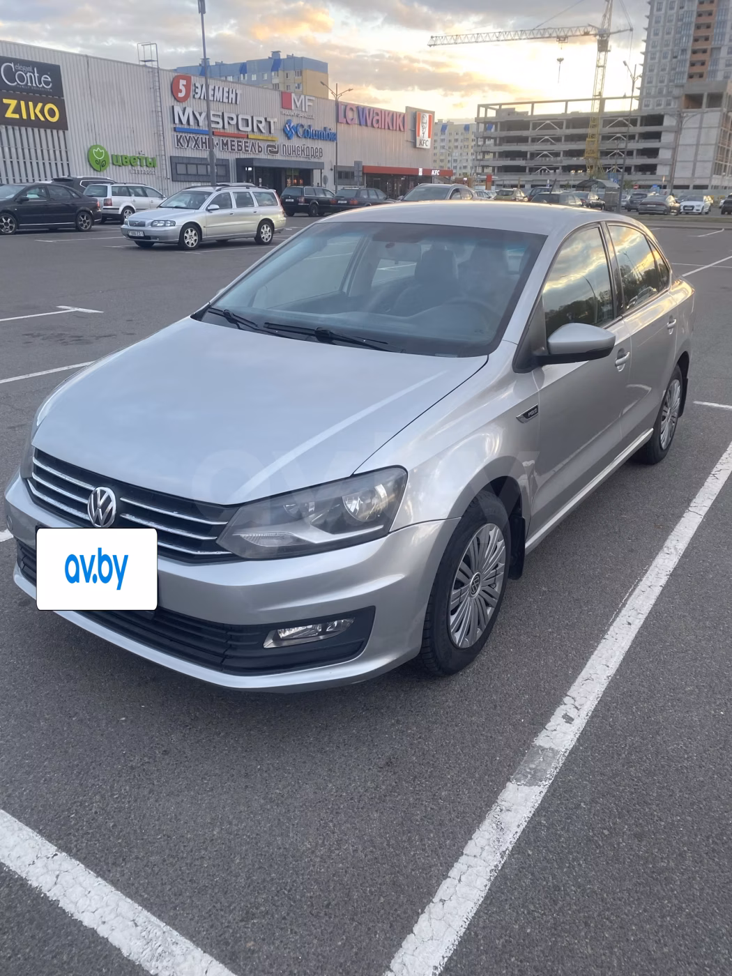 Volkswagen Polo Sedan фото 2