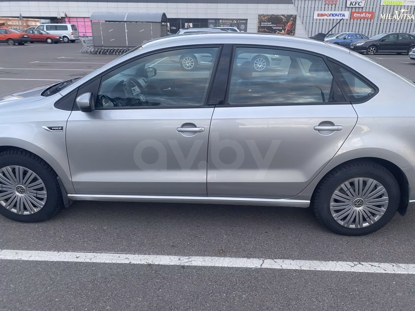 Volkswagen Polo Sedan фото 4