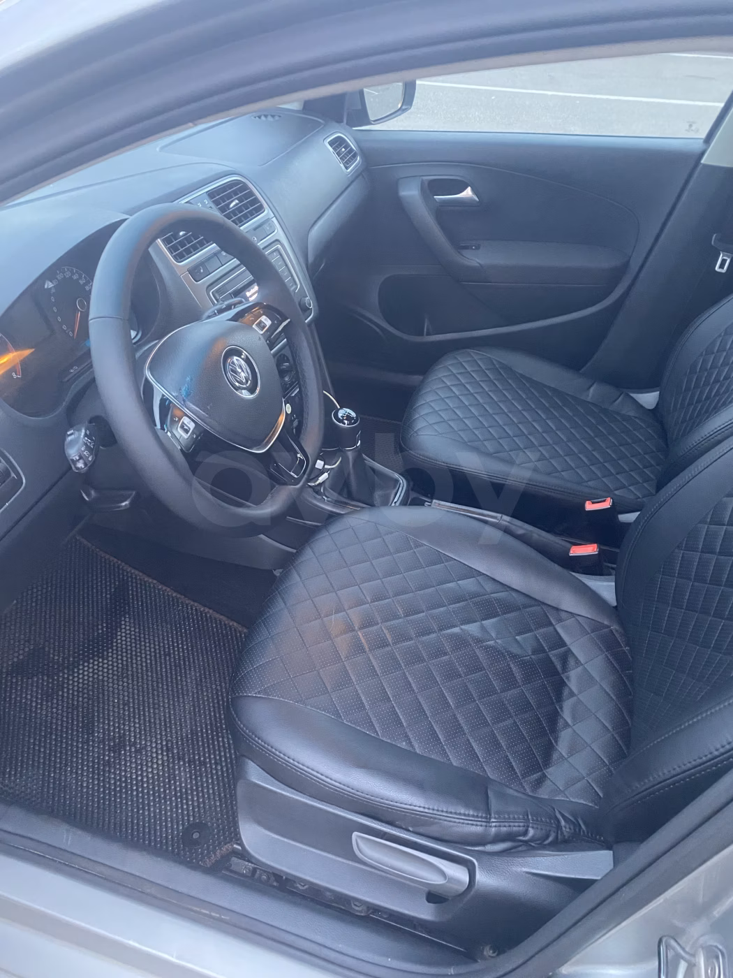 Volkswagen Polo Sedan фото 5