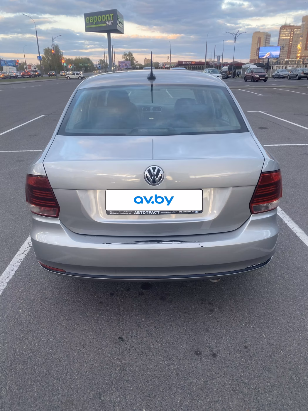 Volkswagen Polo Sedan фото 7