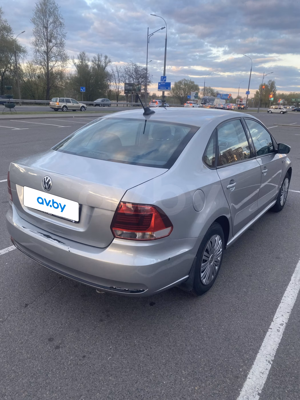Volkswagen Polo Sedan фото 8