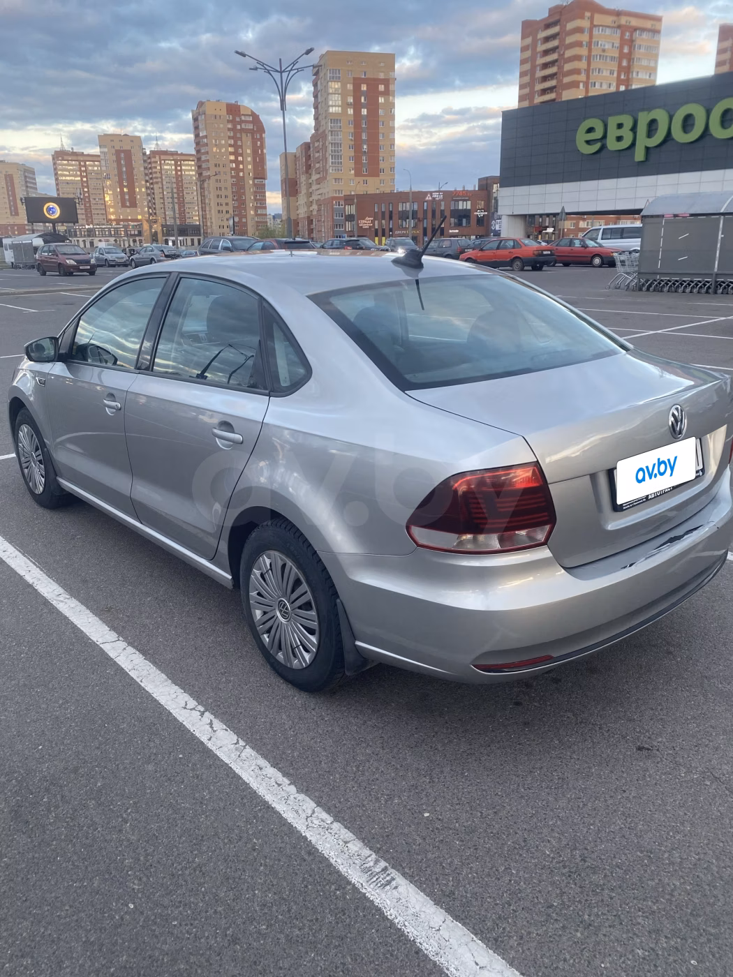 Volkswagen Polo Sedan фото 9