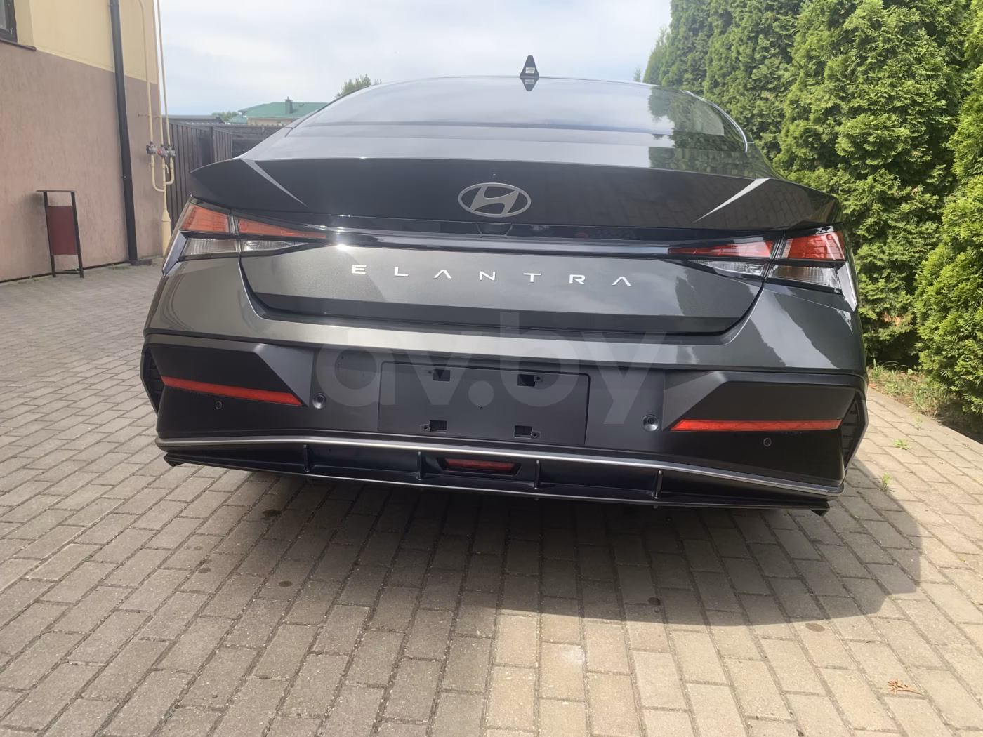 Hyundai Elantra фото 4