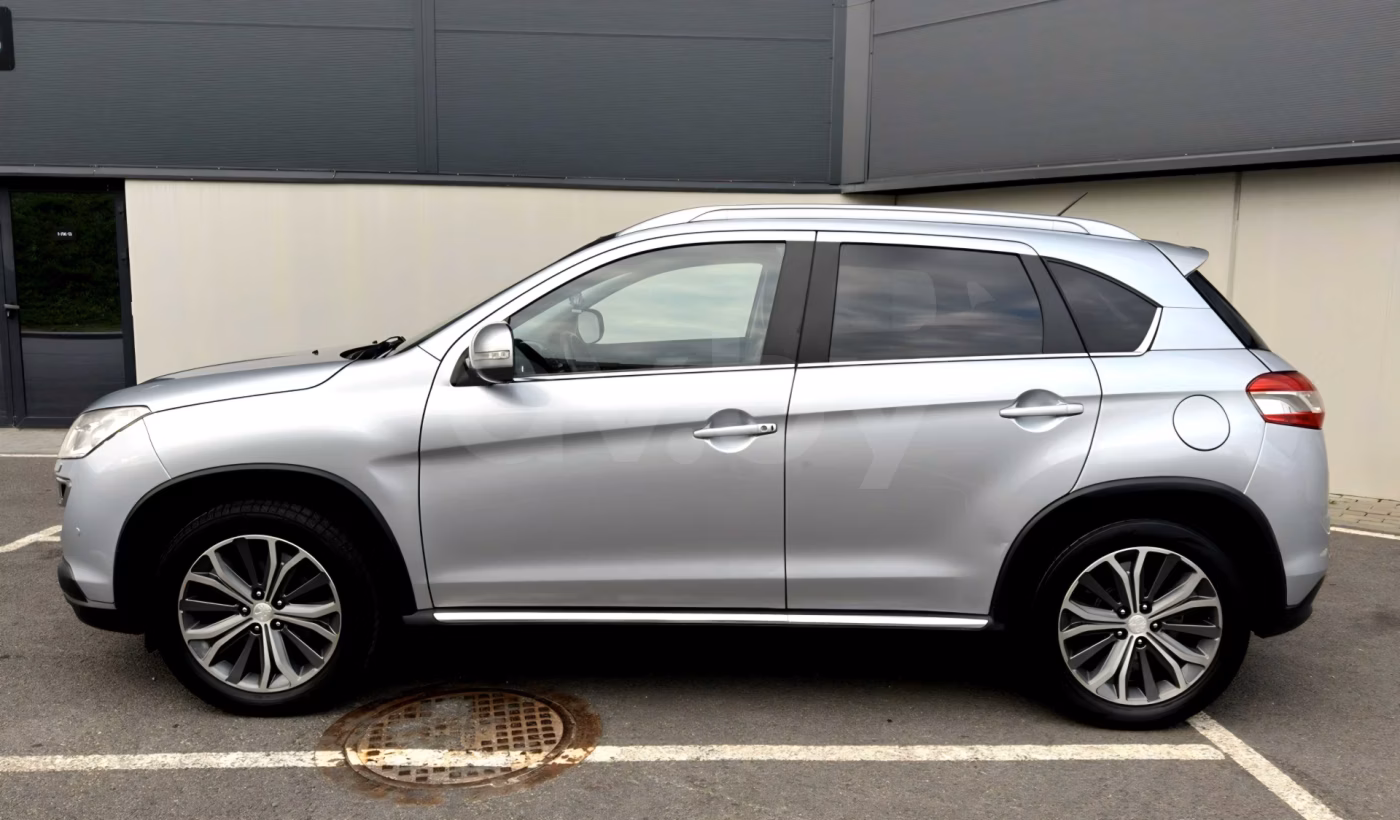 Peugeot 4008 фото 8