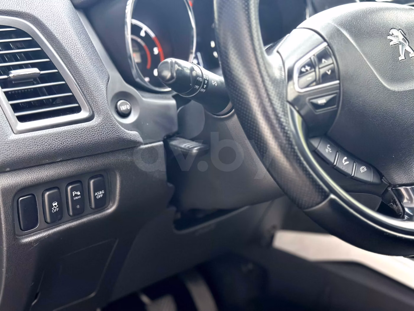 Peugeot 4008 фото 16