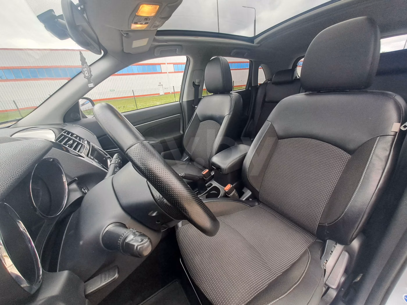 Peugeot 4008 фото 13