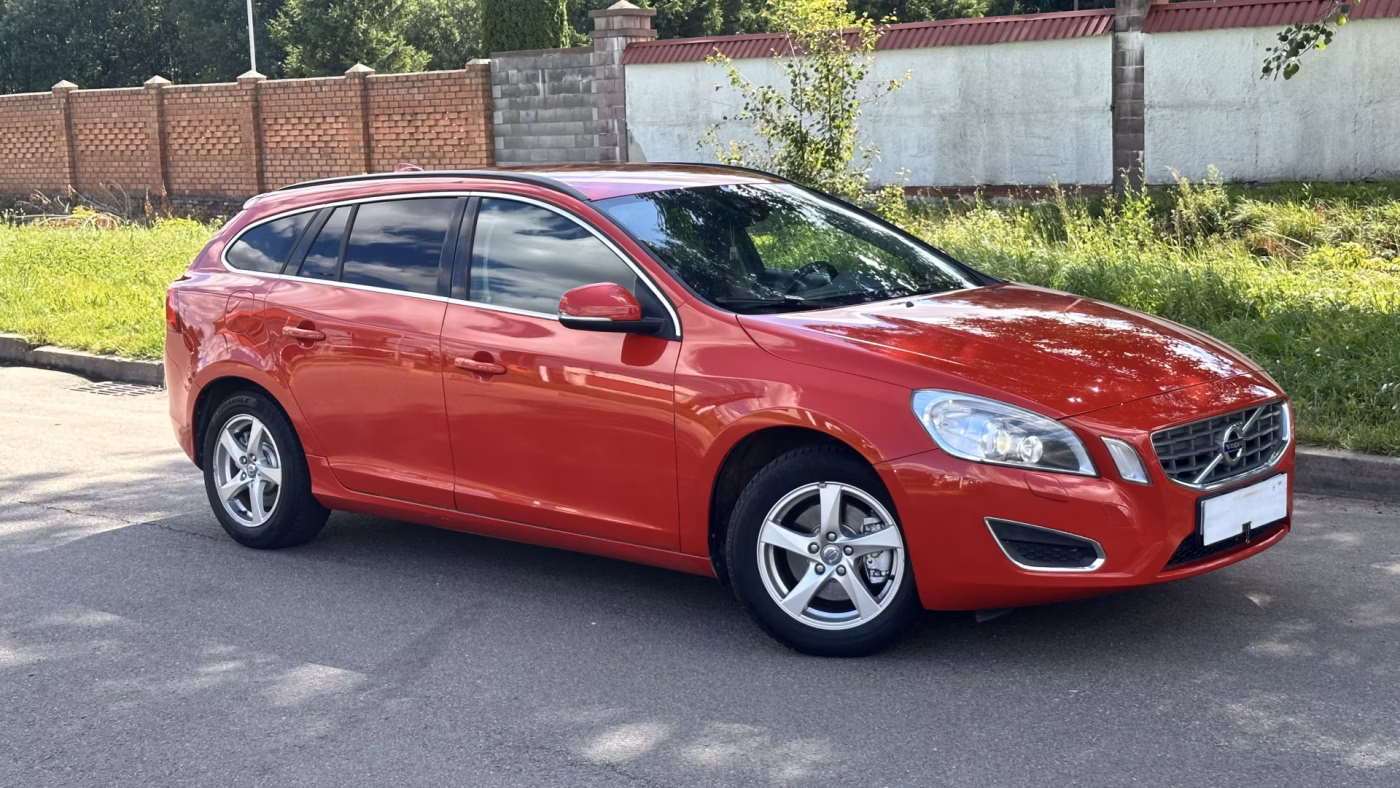 Volvo V60 фото 8