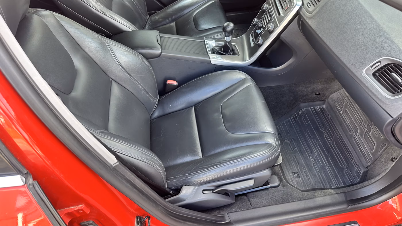 Volvo V60 фото 19