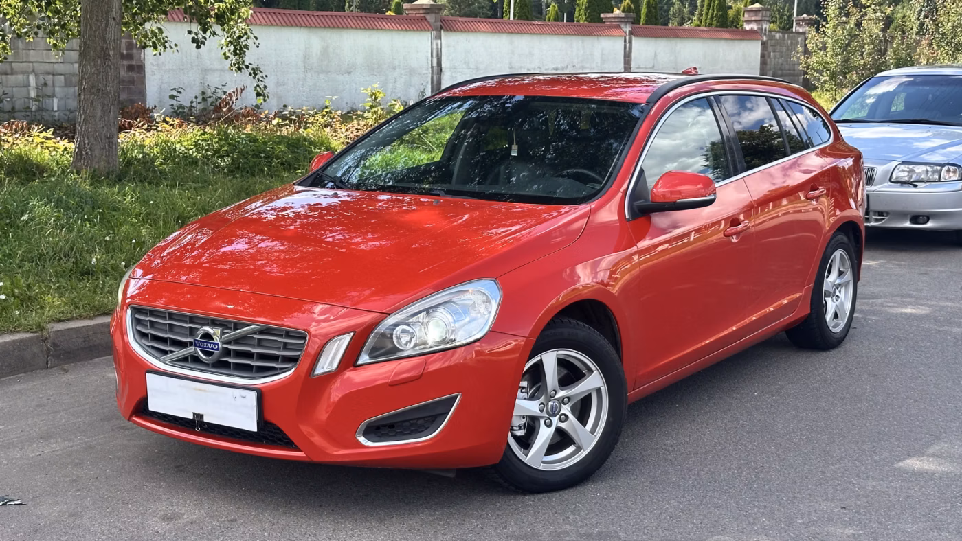 Volvo V60 фото 2