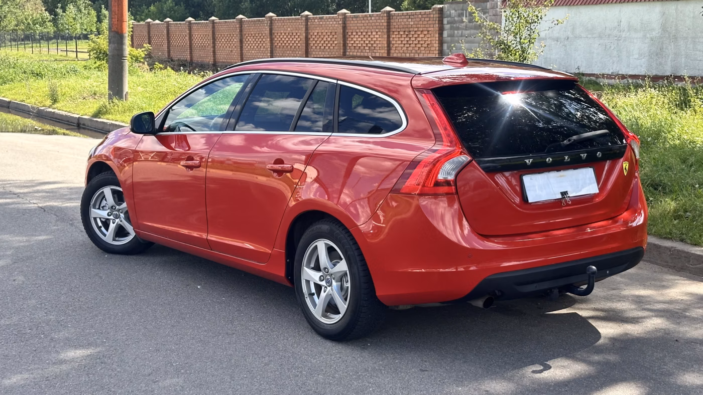 Volvo V60 фото 10