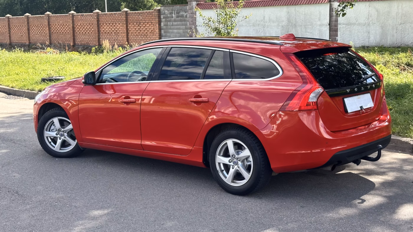 Volvo V60 фото 11