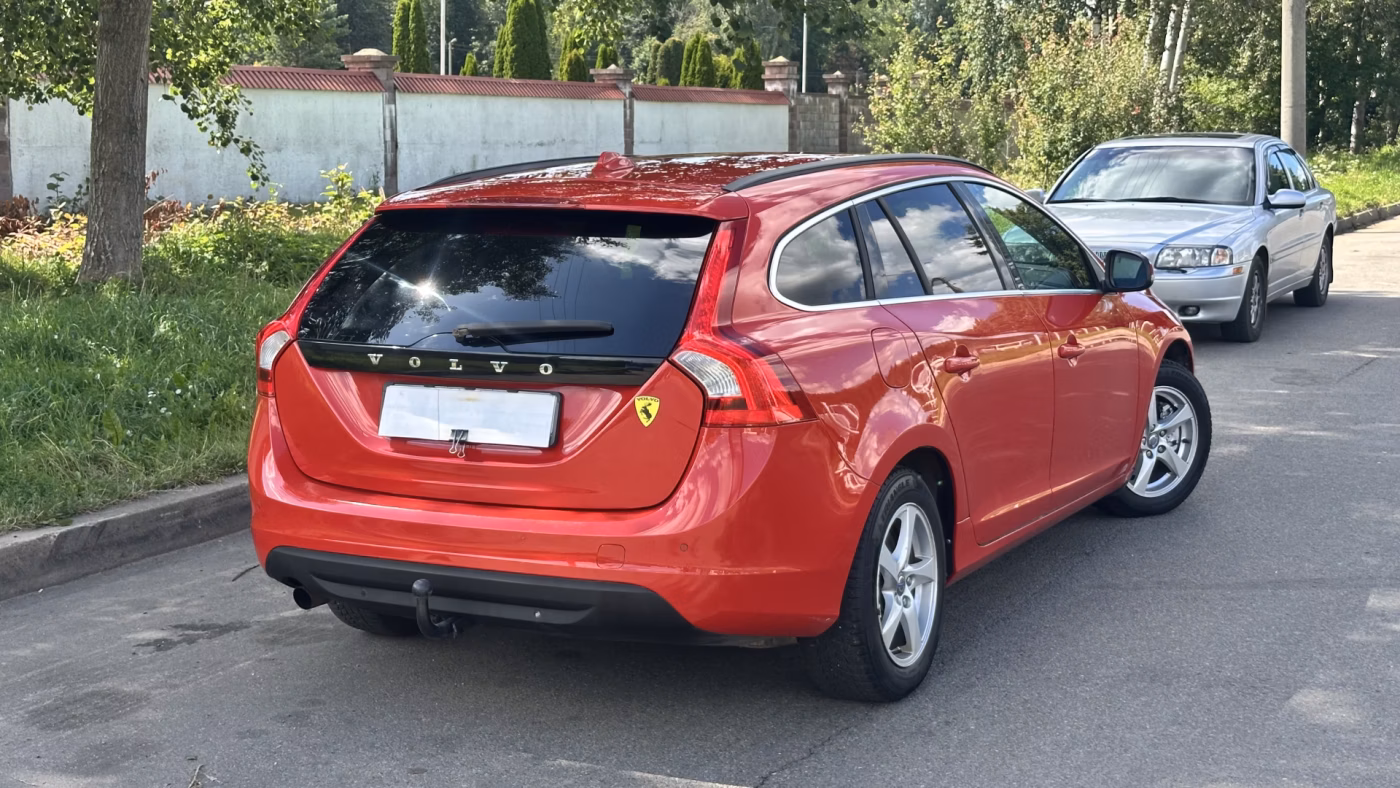 Volvo V60 фото 15