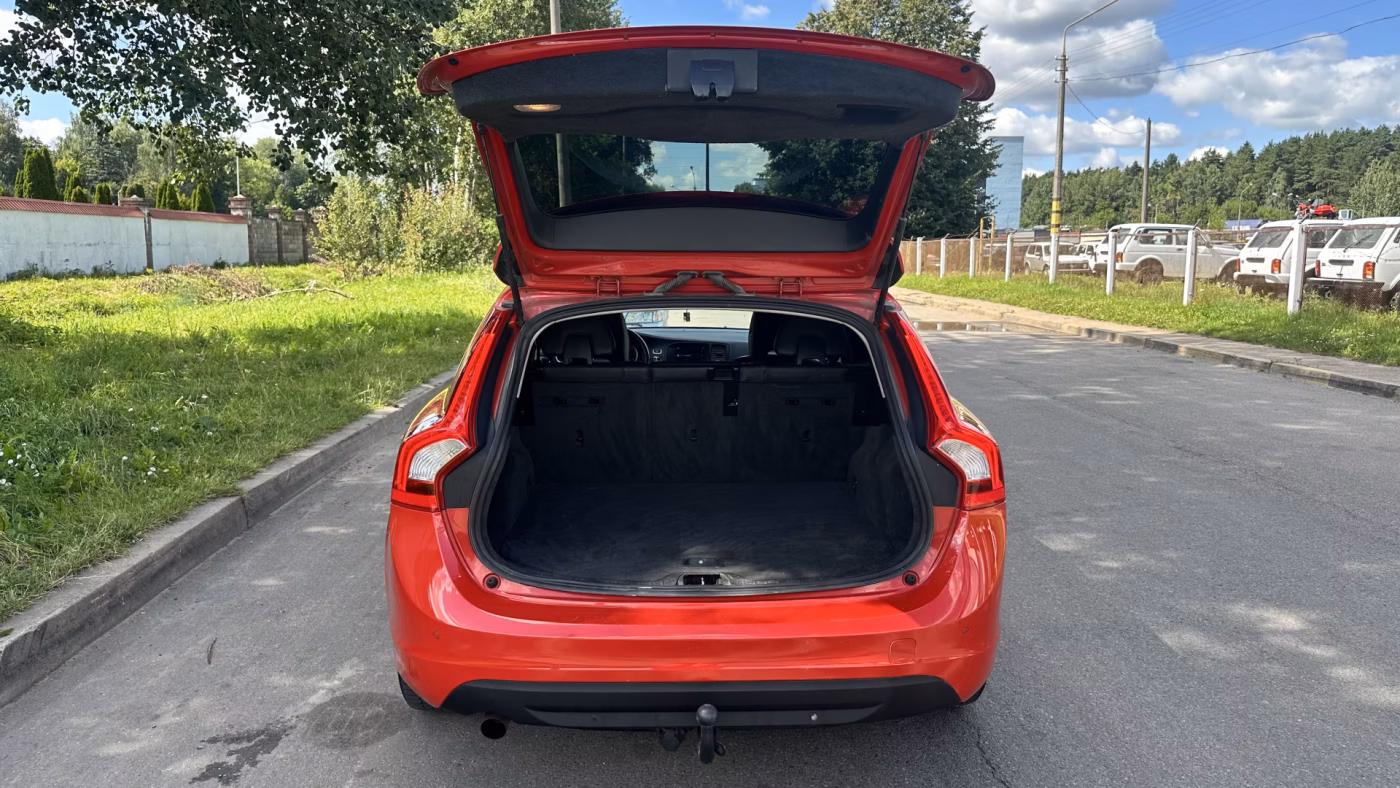 Volvo V60 фото 18