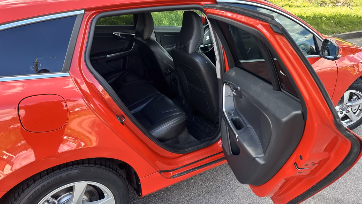 Volvo V60 фото 17