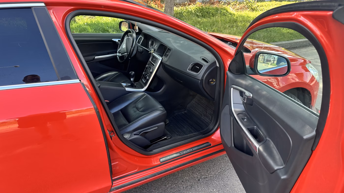 Volvo V60 фото 20