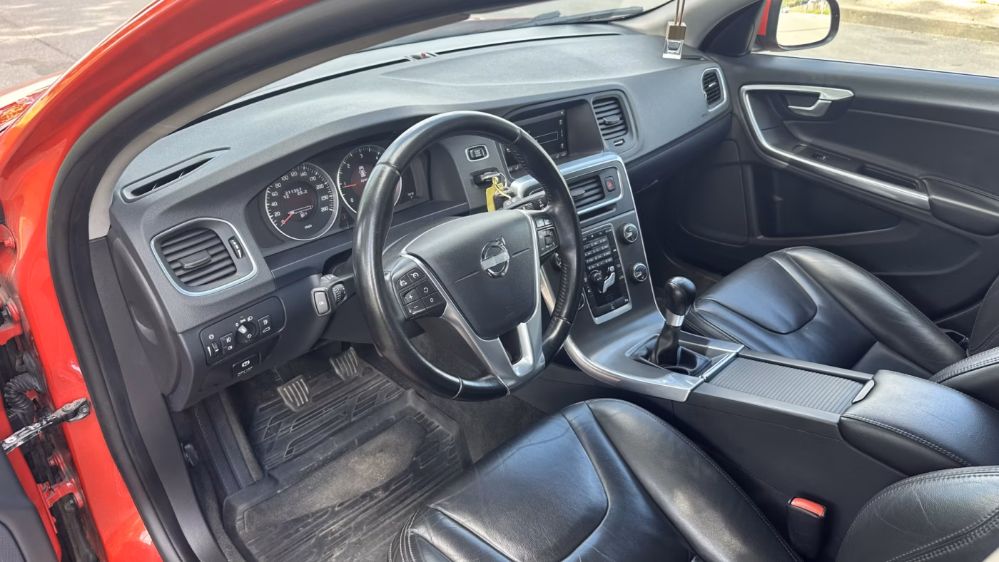 Volvo V60 фото 25