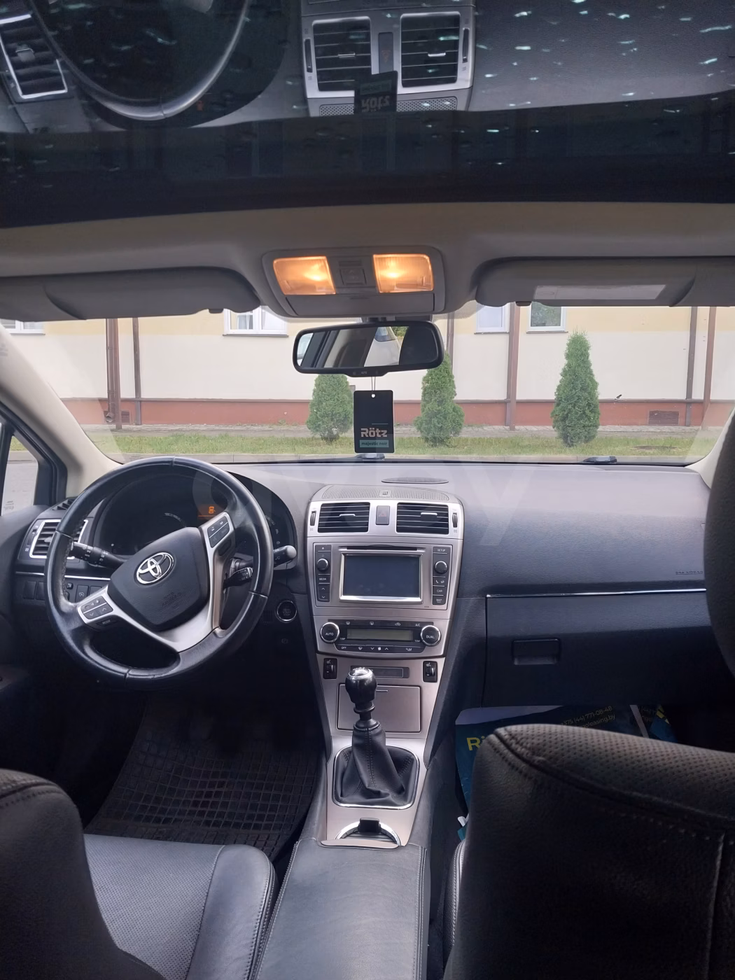 Toyota Avensis фото 13