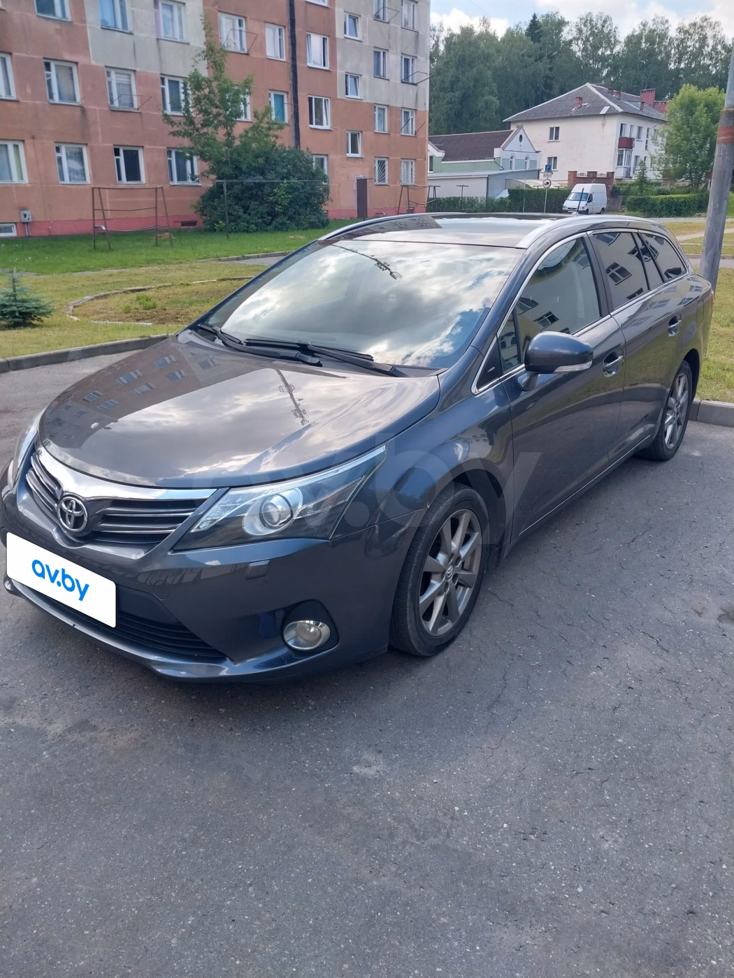 Toyota Avensis фото 4